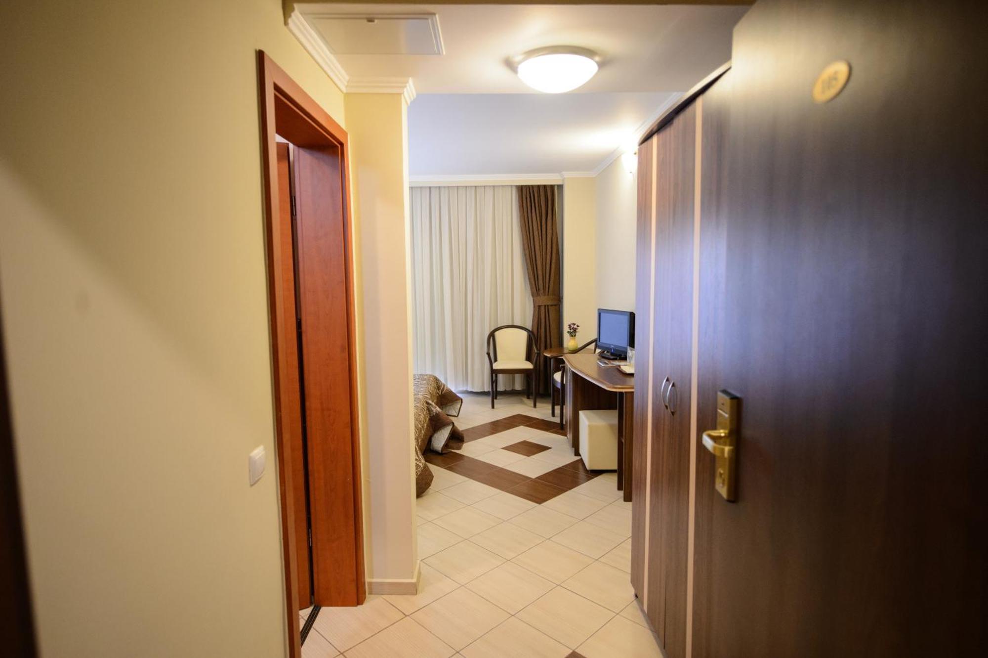 Holiday Olimp Hotel Room photo