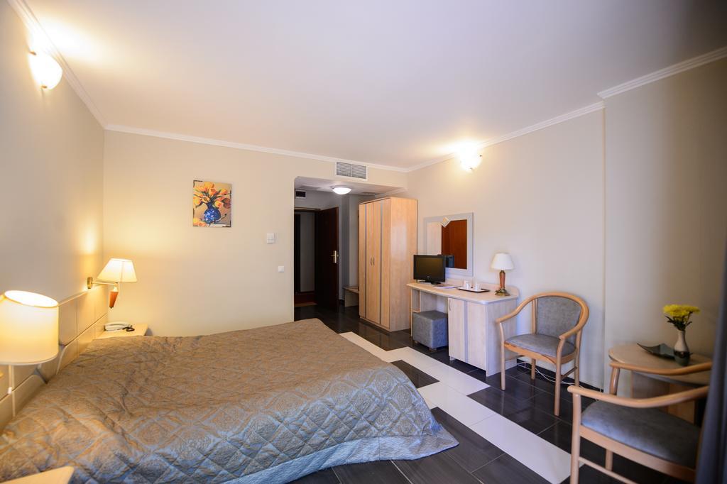 Holiday Olimp Hotel Room photo